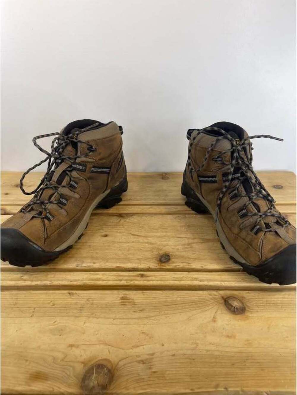 KEEN Targhee II Mid Waterproof Hiking Boots Men's Size 11 - Picture 7 of 10